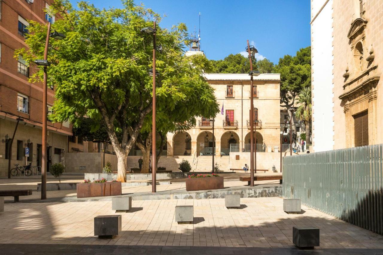 Estudios Ramon Llull Denia Bagian luar foto