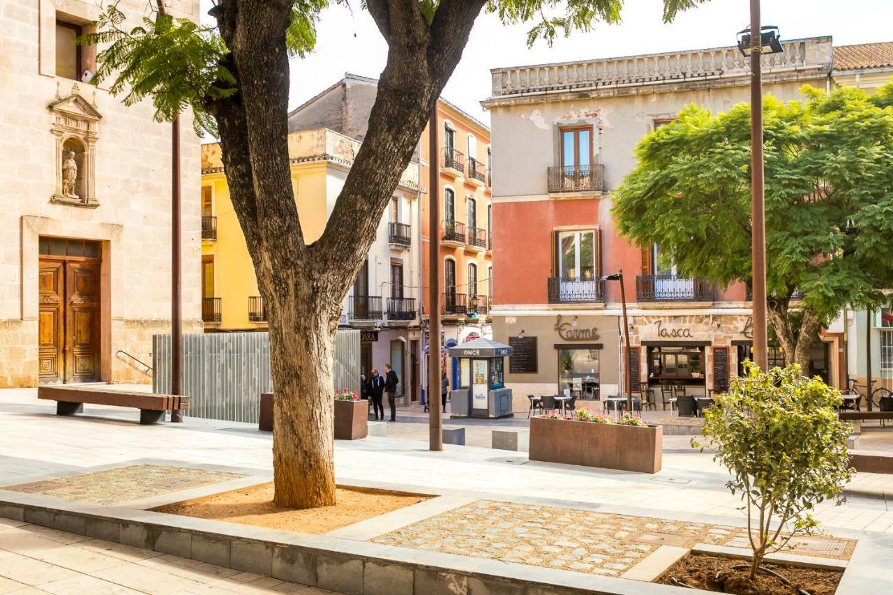 Estudios Ramon Llull Denia Bagian luar foto